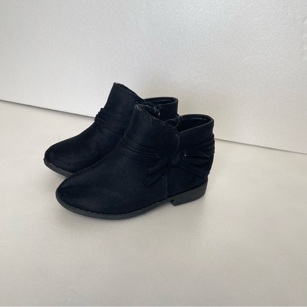 Toddler Kids Black Suede Booties with Bow Accent size 6 Shoe